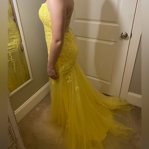 Yellow Prom Dress Size 6 - Picture 5 of 6